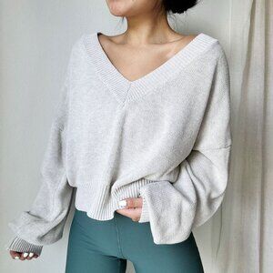 Lulus V-Neck Sweater - L